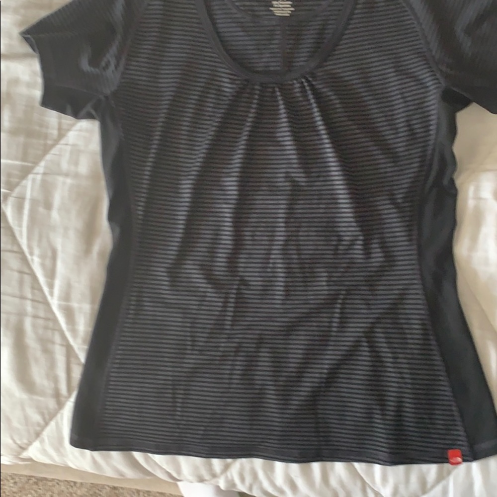 Women’s active ware